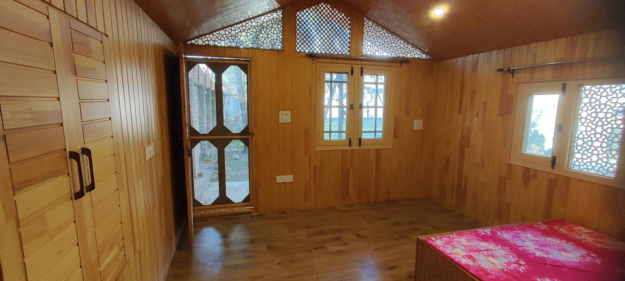 The Clover Inn Srinagar  Bagian luar foto