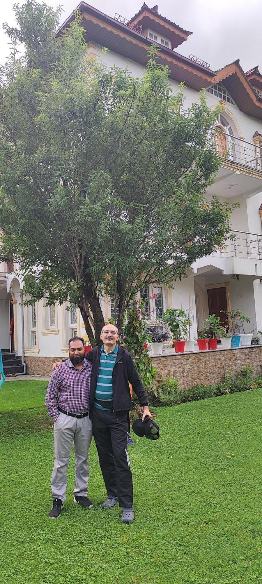 The Clover Inn Srinagar  Bagian luar foto