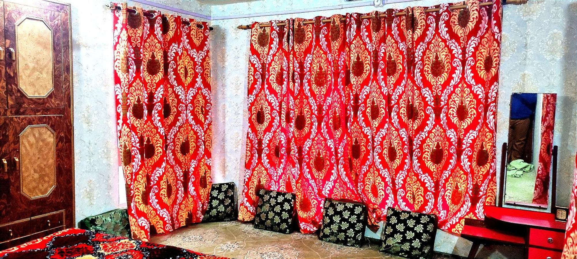 The Clover Inn Srinagar  Bagian luar foto