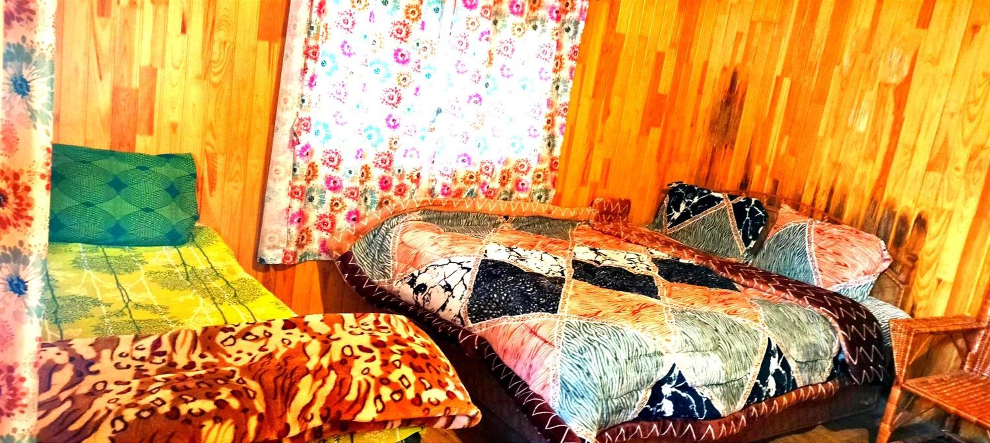The Clover Inn Srinagar  Bagian luar foto