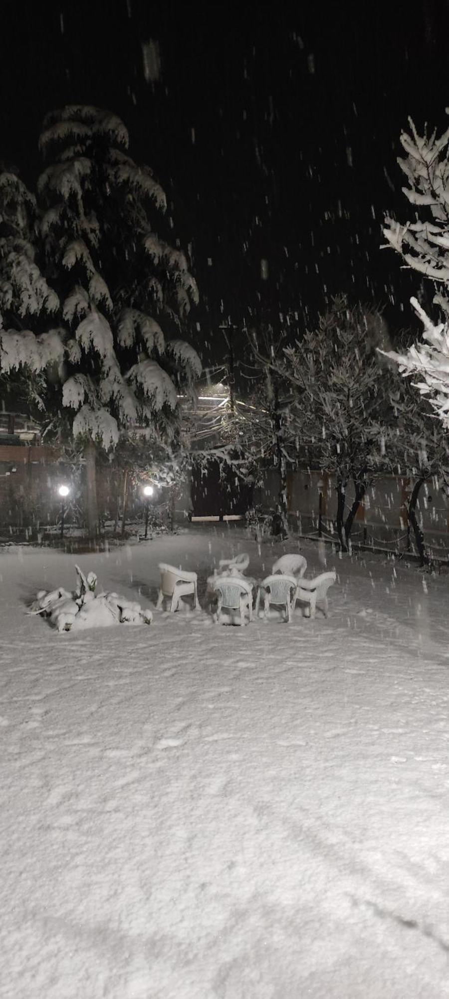 The Clover Inn Srinagar  Bagian luar foto
