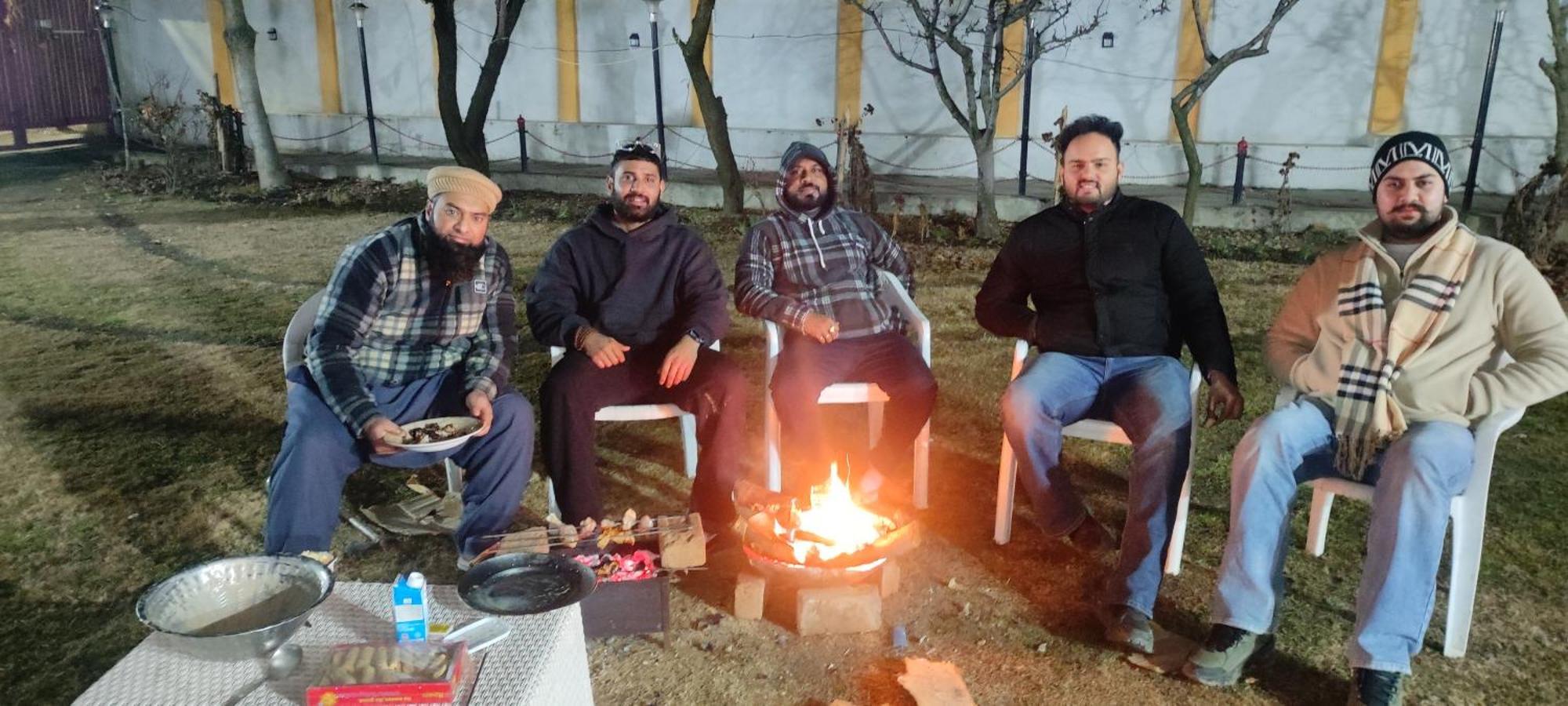The Clover Inn Srinagar  Bagian luar foto